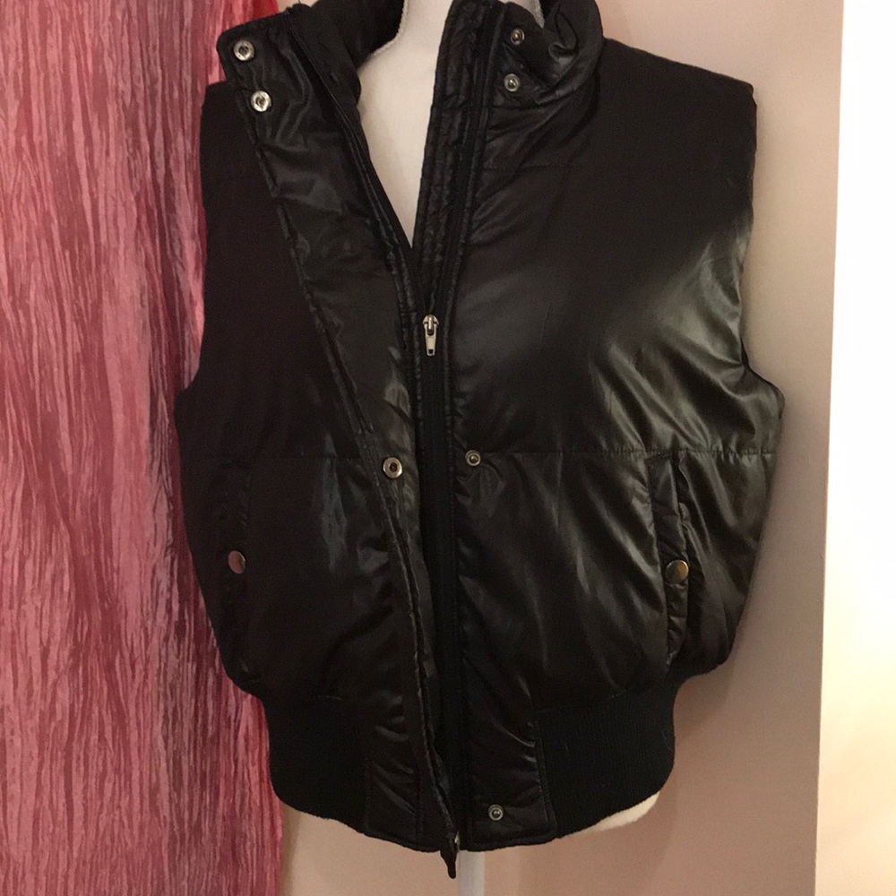 IZOD Sport black puffer vest xl